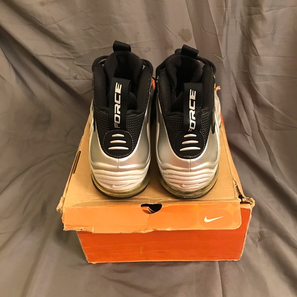 Tim Duncan foamposite size 9 1/2 - Picture 5 of 10